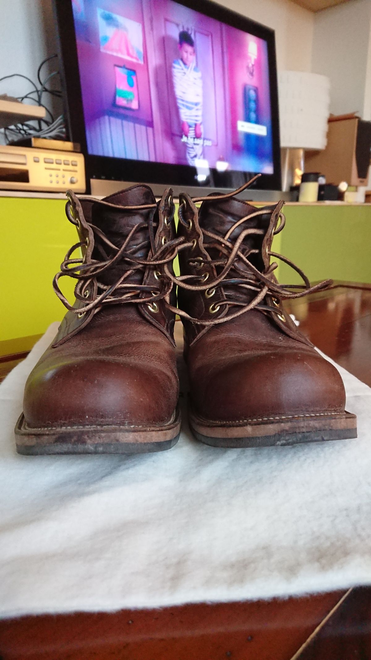 Photo by sowakichi on February 5, 2023 of the Viberg Service Boot in Horween Rowdy Dachshund.