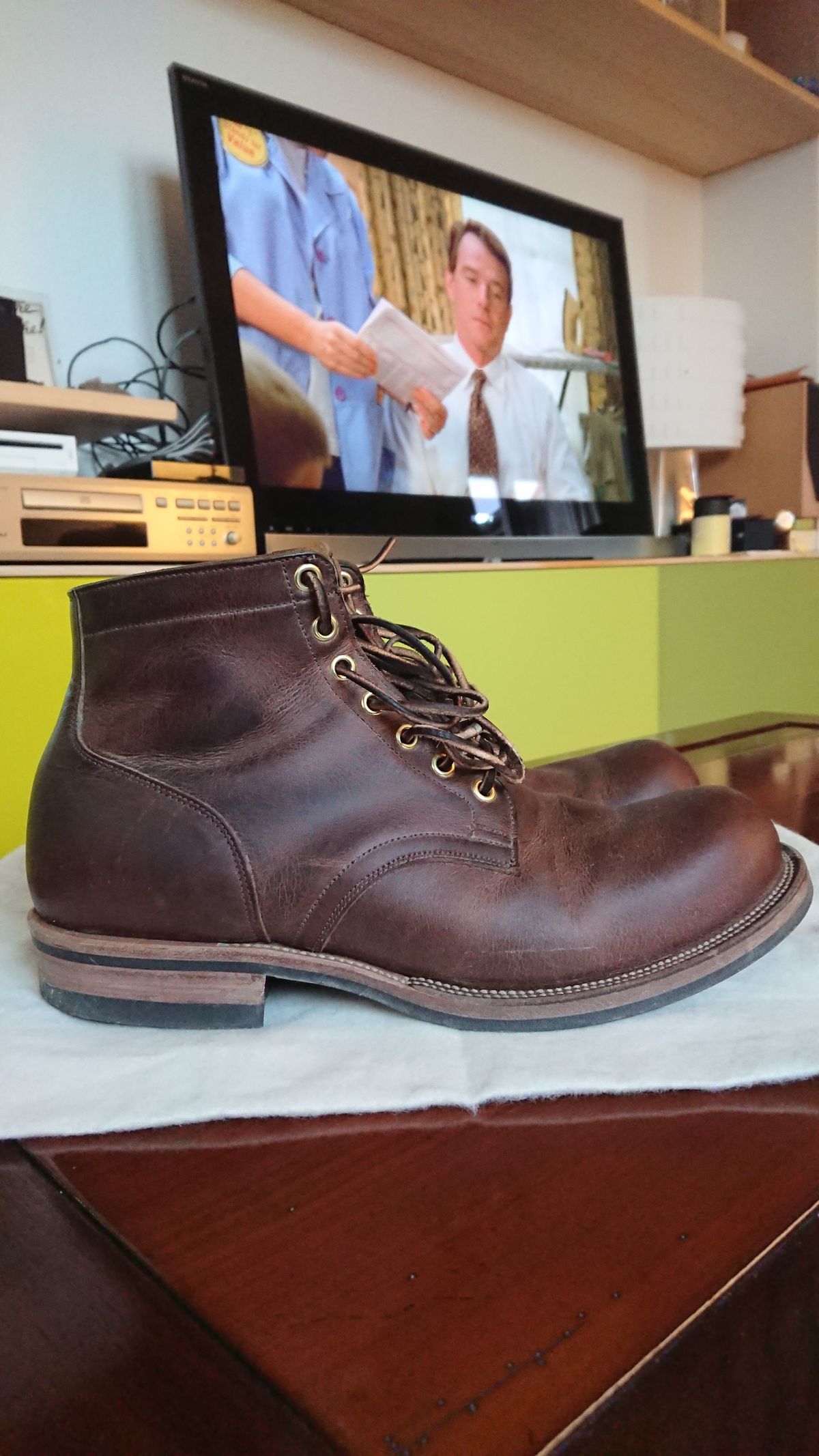 Photo by sowakichi on February 5, 2023 of the Viberg Service Boot in Horween Rowdy Dachshund.