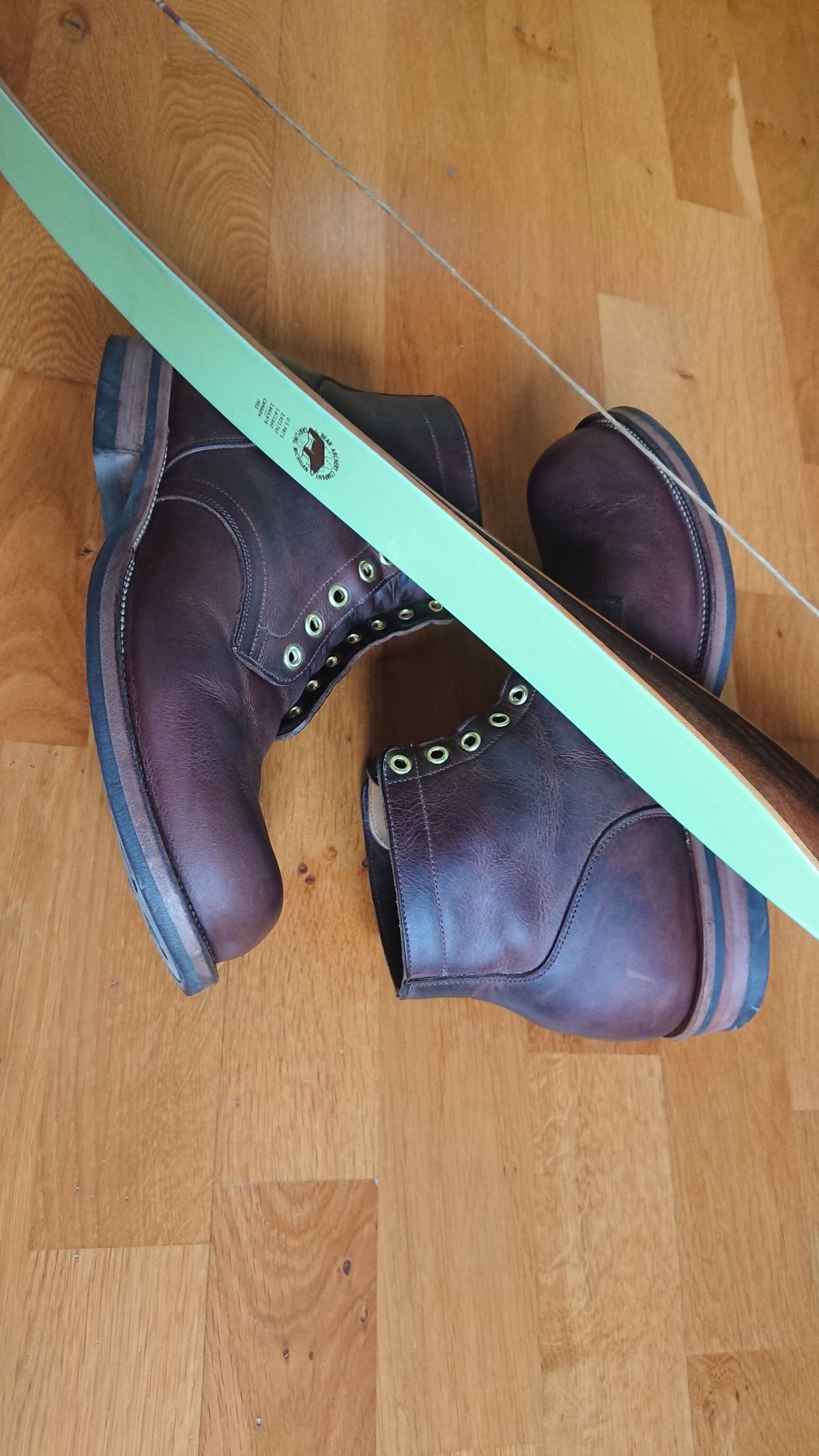 Photo by sowakichi on March 4, 2023 of the Viberg Service Boot in Horween Rowdy Dachshund.