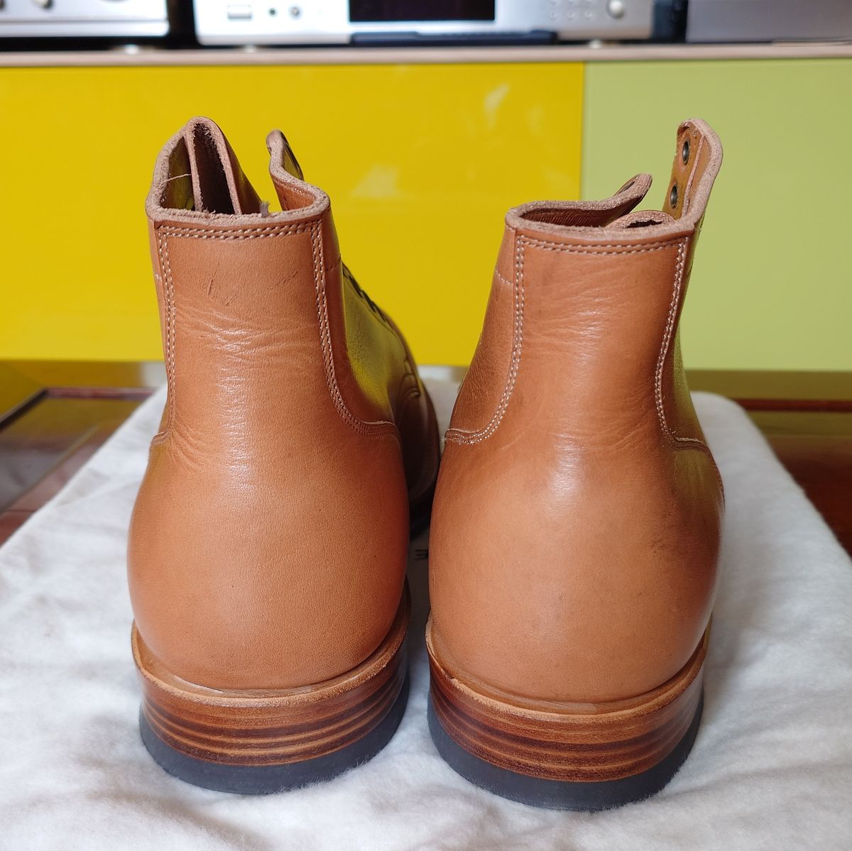 Photo by sowakichi on October 3, 2024 of the Viberg Service Boot in Horween Natural Wooly Chromexcel.