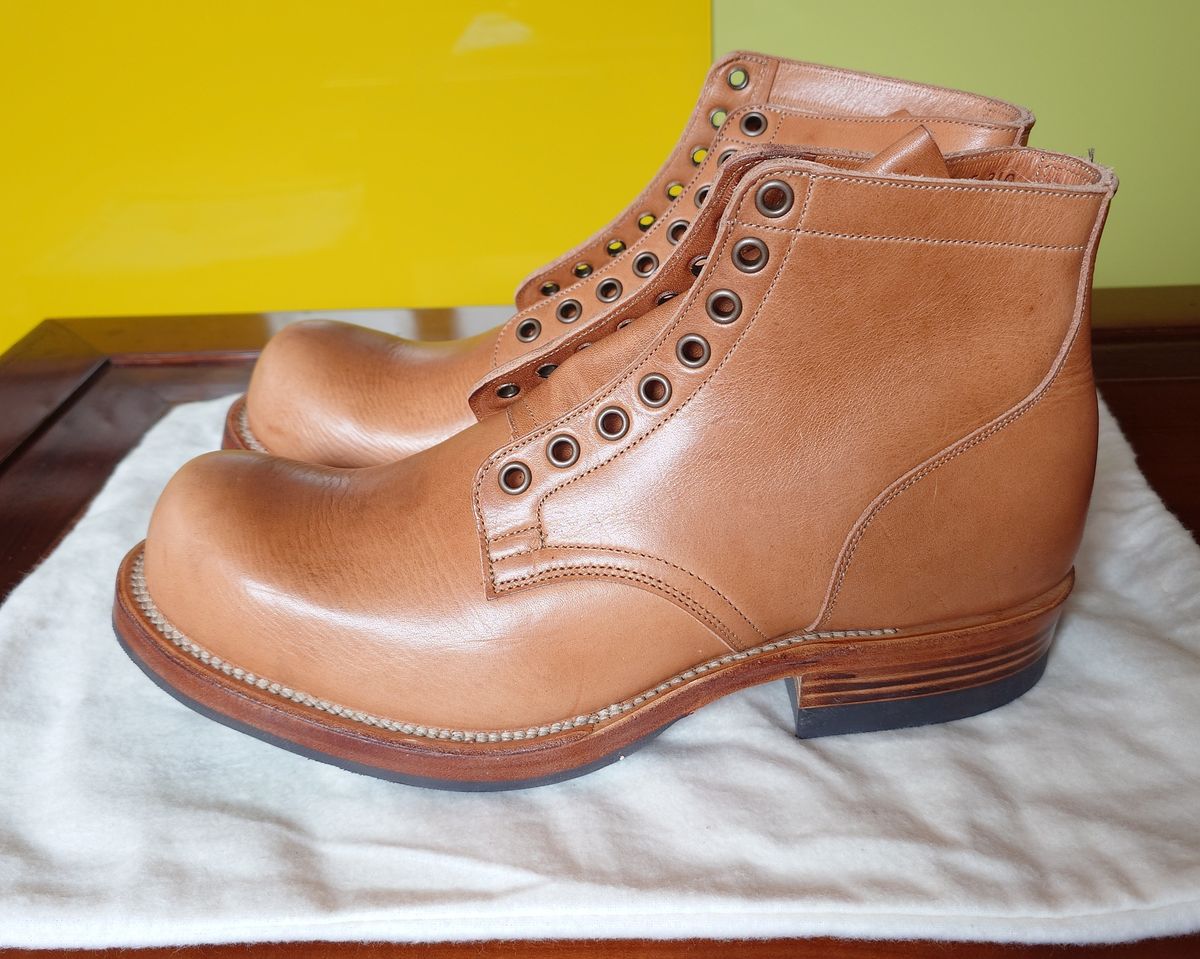 Photo by sowakichi on October 3, 2024 of the Viberg Service Boot in Horween Natural Wooly Chromexcel.