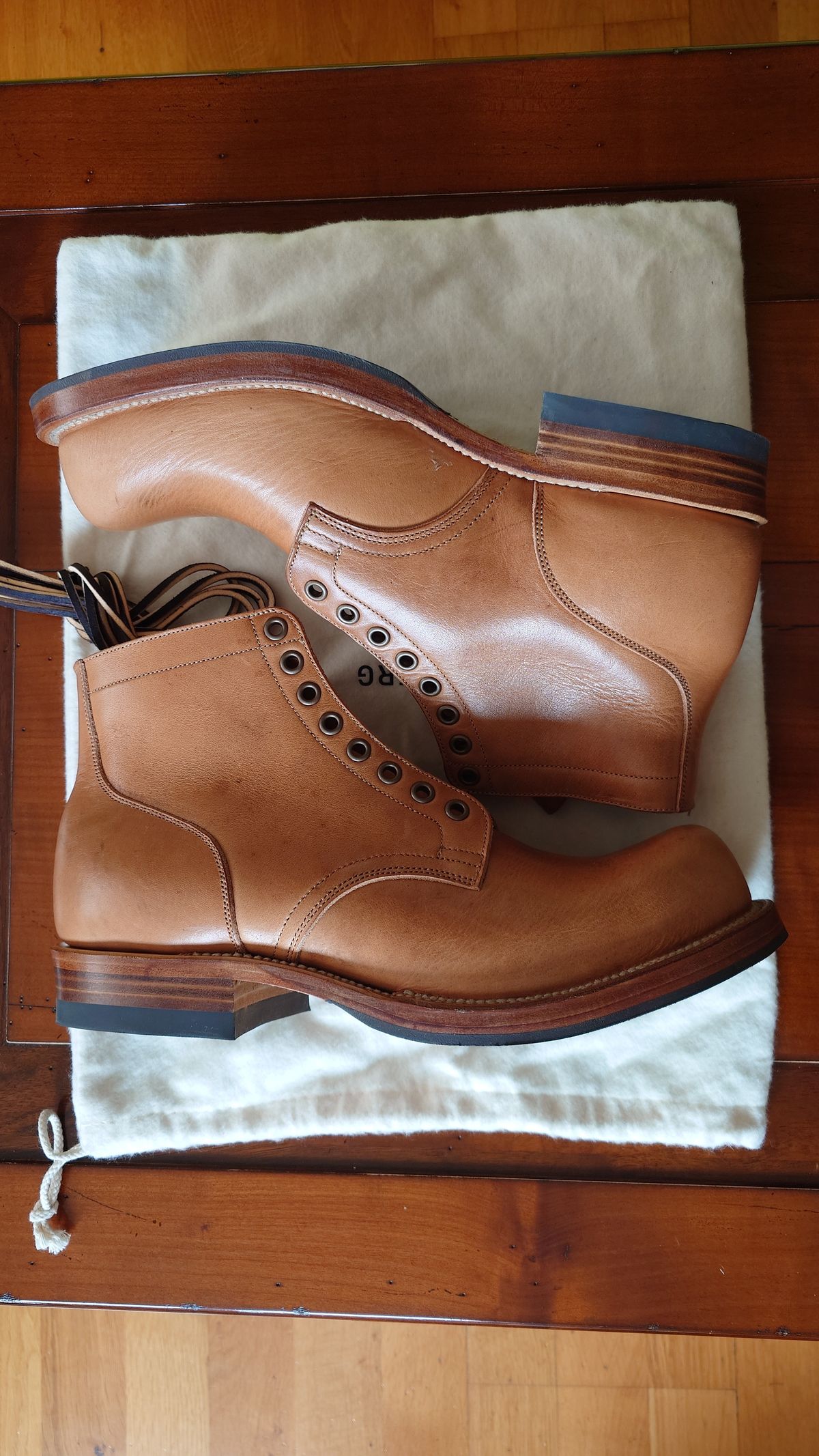 Photo by sowakichi on October 3, 2024 of the Viberg Service Boot in Horween Natural Wooly Chromexcel.