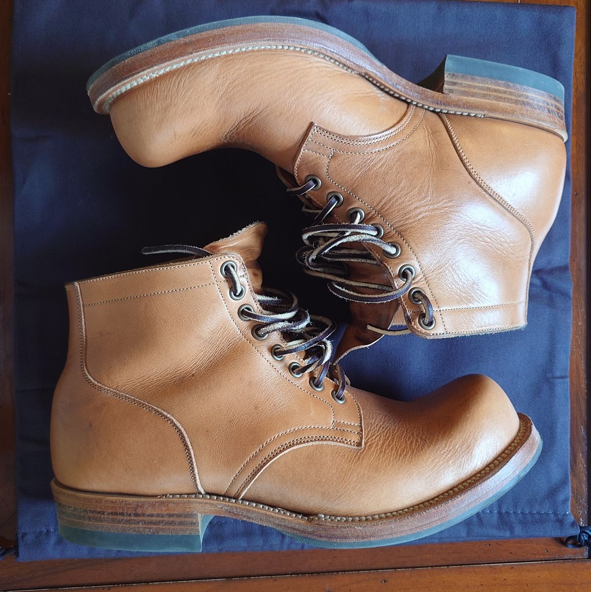 Photo by sowakichi on November 3, 2024 of the Viberg Service Boot in Horween Natural Wooly Chromexcel.