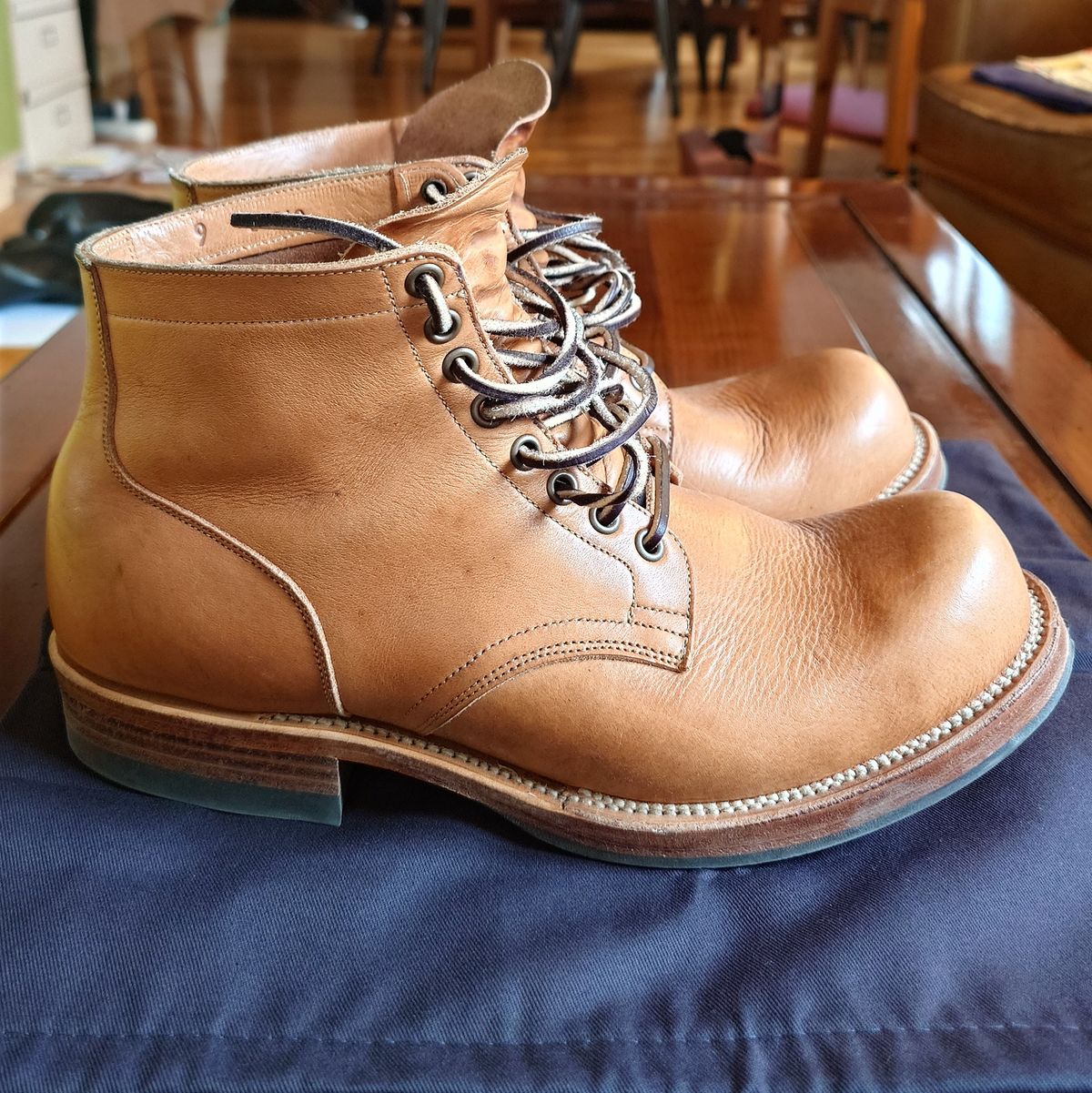 Photo by sowakichi on November 3, 2024 of the Viberg Service Boot in Horween Natural Wooly Chromexcel.
