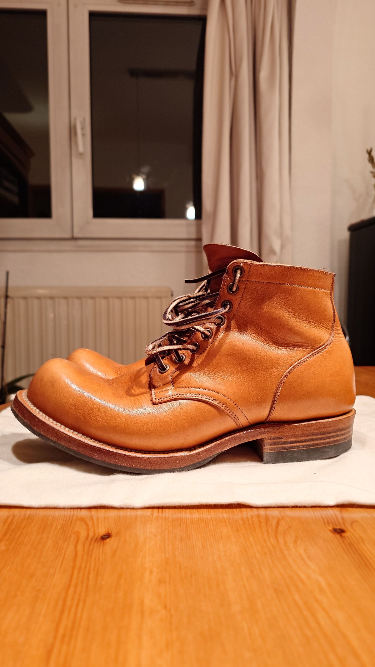 Photo by sowakichi on December 2, 2024 of the Viberg Service Boot in Horween Natural Wooly Chromexcel.