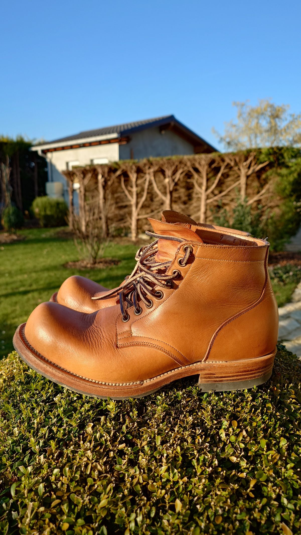 Photo by sowakichi on February 2, 2025 of the Viberg Service Boot in Horween Natural Wooly Chromexcel.