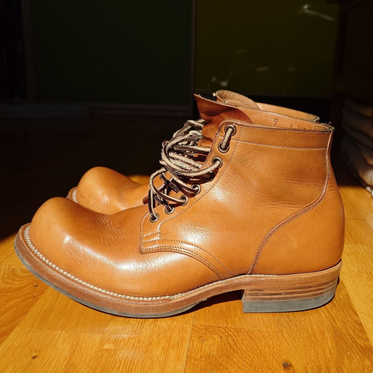 Photo by sowakichi on April 5, 2025 of the Viberg Service Boot in Horween Natural Wooly Chromexcel.