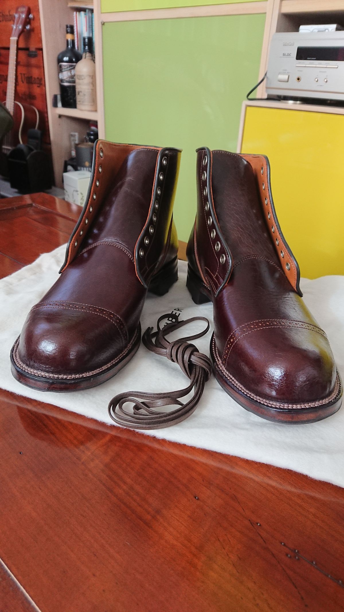 Photo by sowakichi on October 1, 2023 of the Viberg Service Boot in Shinki Dark Brown Oiled Horsebutt.