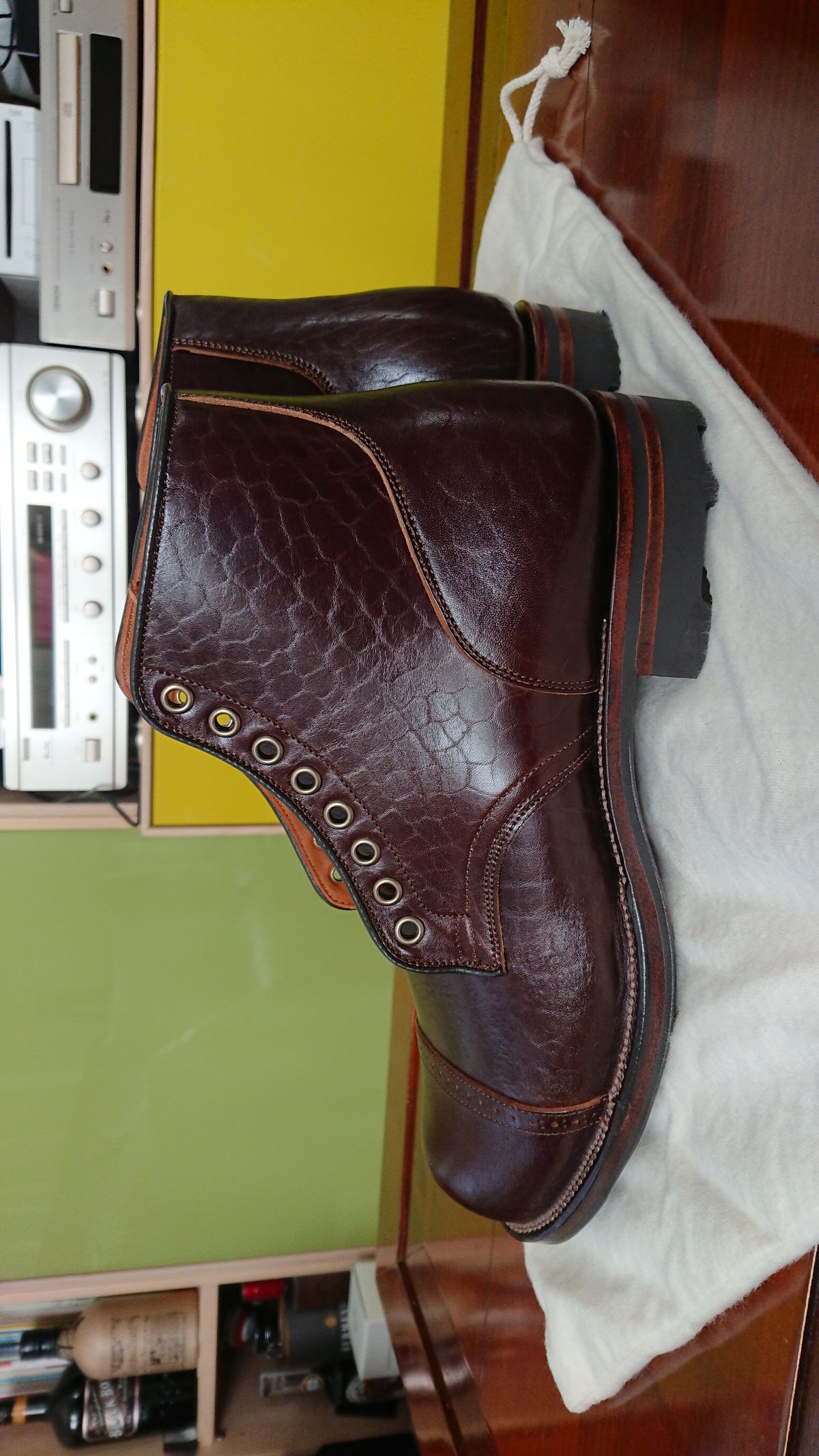 Photo by sowakichi on October 1, 2023 of the Viberg Service Boot in Shinki Dark Brown Oiled Horsebutt.