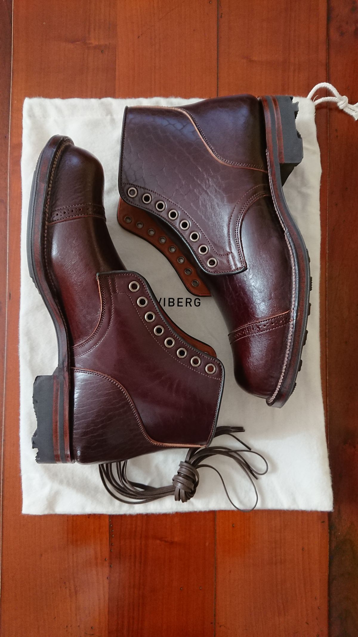 Photo by sowakichi on October 1, 2023 of the Viberg Service Boot in Shinki Dark Brown Oiled Horsebutt.