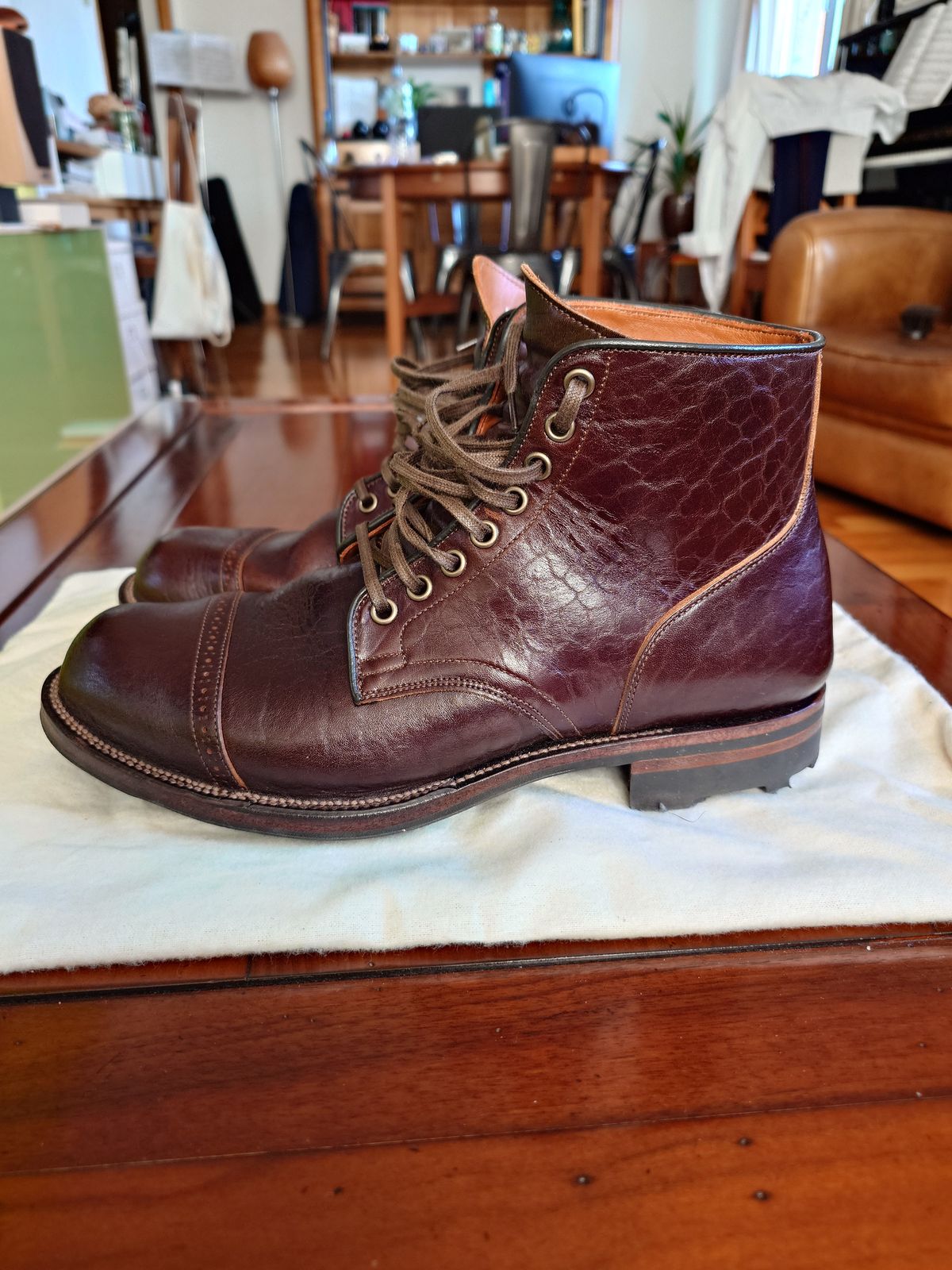 Photo by sowakichi on November 4, 2023 of the Viberg Service Boot in Shinki Dark Brown Oiled Horsebutt.