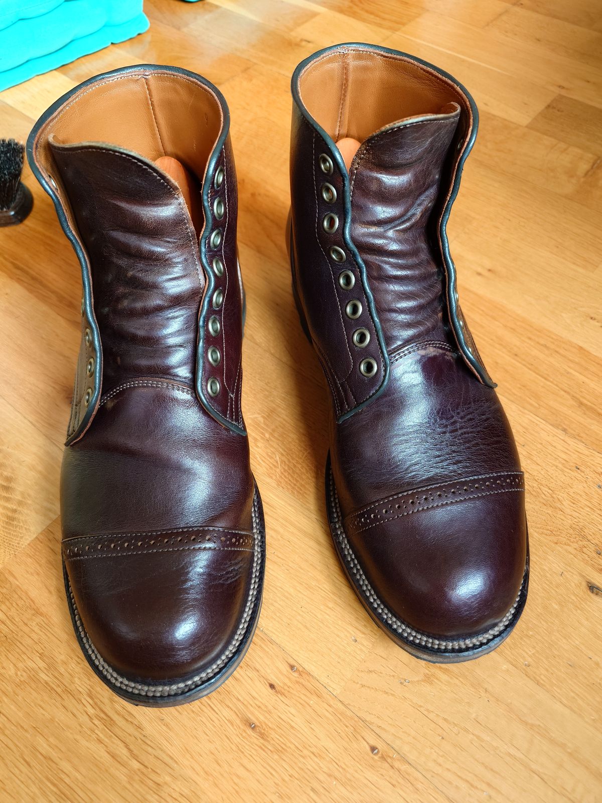 Photo by sowakichi on March 2, 2024 of the Viberg Service Boot in Shinki Dark Brown Oiled Horsebutt.