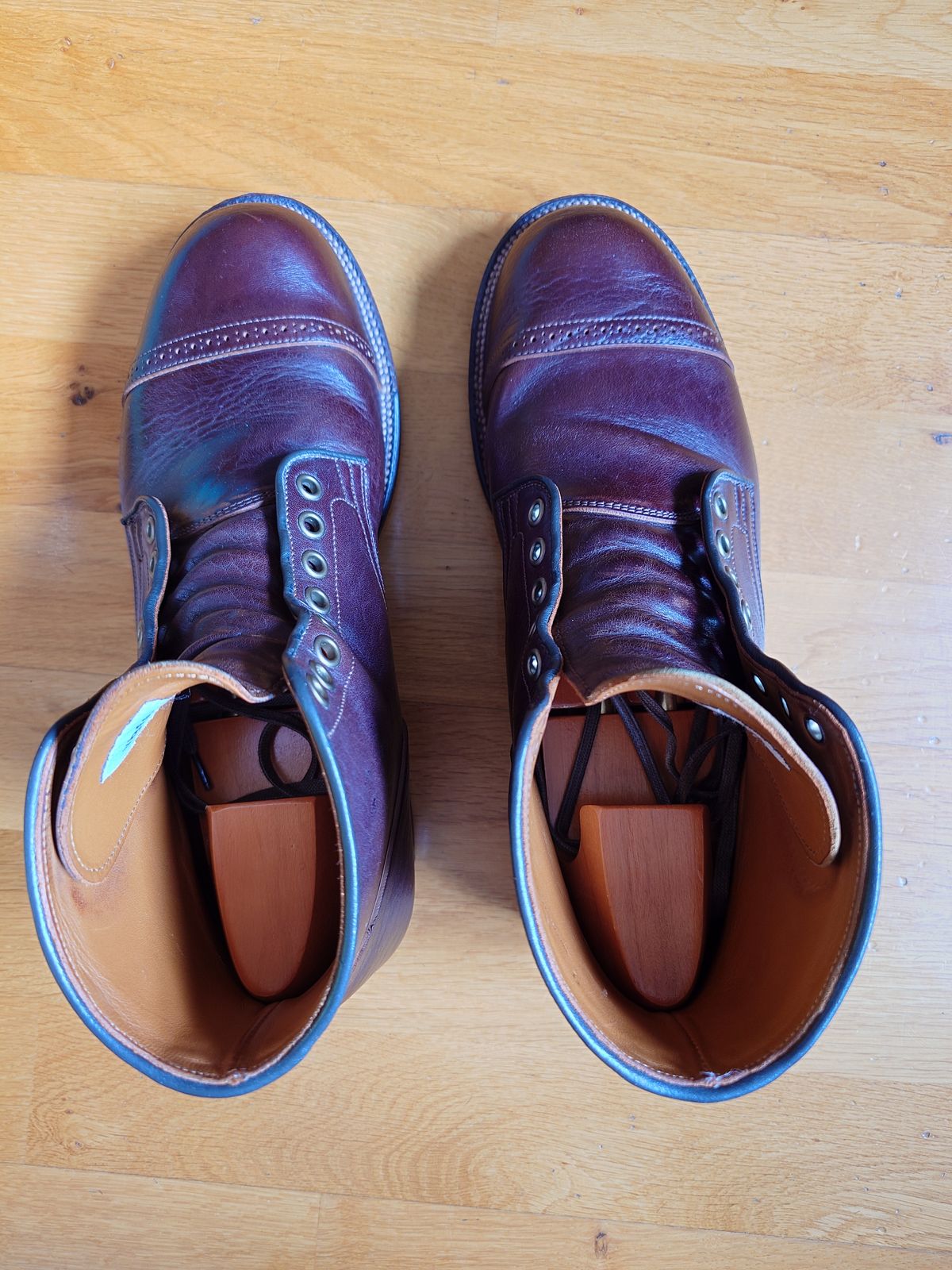 Photo by sowakichi on March 2, 2024 of the Viberg Service Boot in Shinki Dark Brown Oiled Horsebutt.