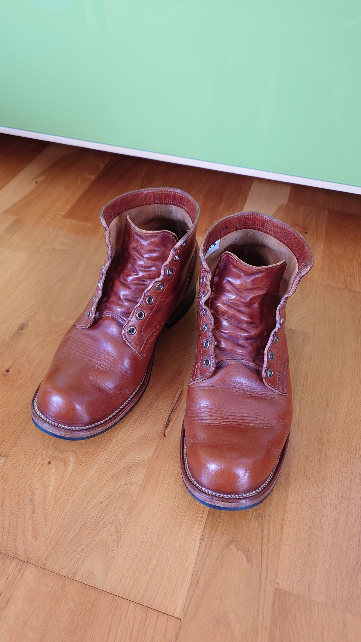 Photo by sowakichi on August 24, 2024 of the Viberg Service Boot in Horween English Tan Dublin.