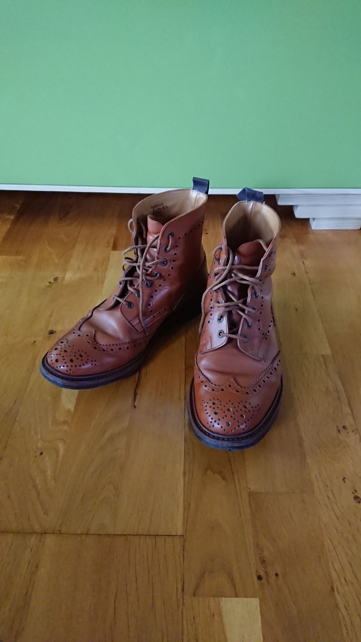 Photo by sowakichi on September 16, 2023 of the Tricker's Stow Country Boot in C-Shade Tan.