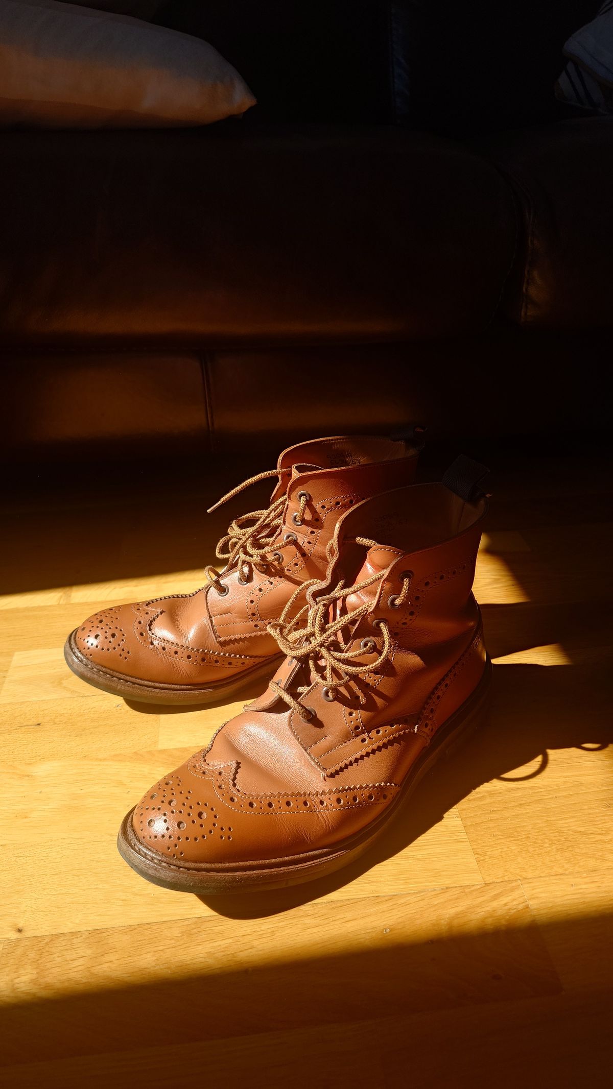 Photo by sowakichi on May 1, 2025 of the Tricker's Stow Country Boot in C-Shade Tan.