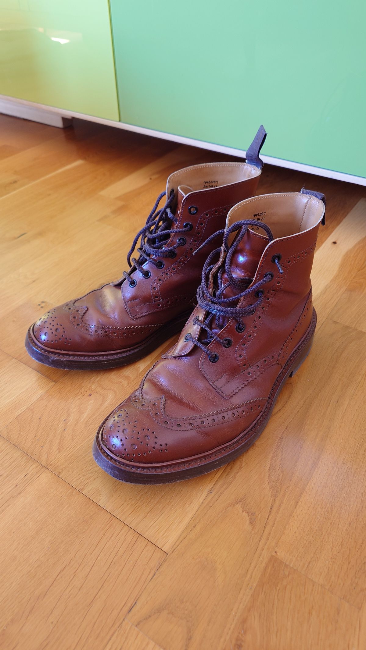 Photo by sowakichi on September 14, 2024 of the Tricker's Stow Country Boot in Marron Antique.