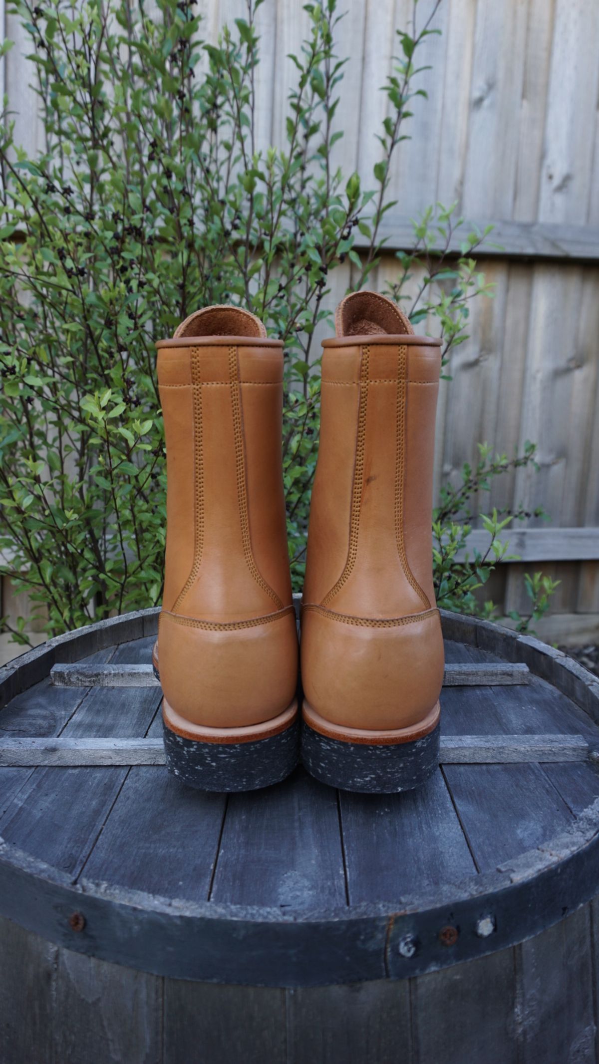 Photo by Worn.Soles on October 2, 2022 of the Tahura Captoelari 8 Inch in Tochigi Earth #2 Orange Beige.