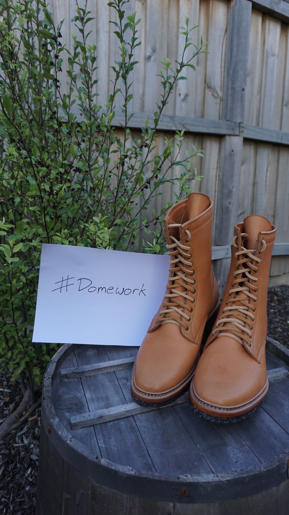 Photo by Worn.Soles on October 2, 2022 of the Tahura Captoelari 8 Inch in Tochigi Earth #2 Orange Beige.