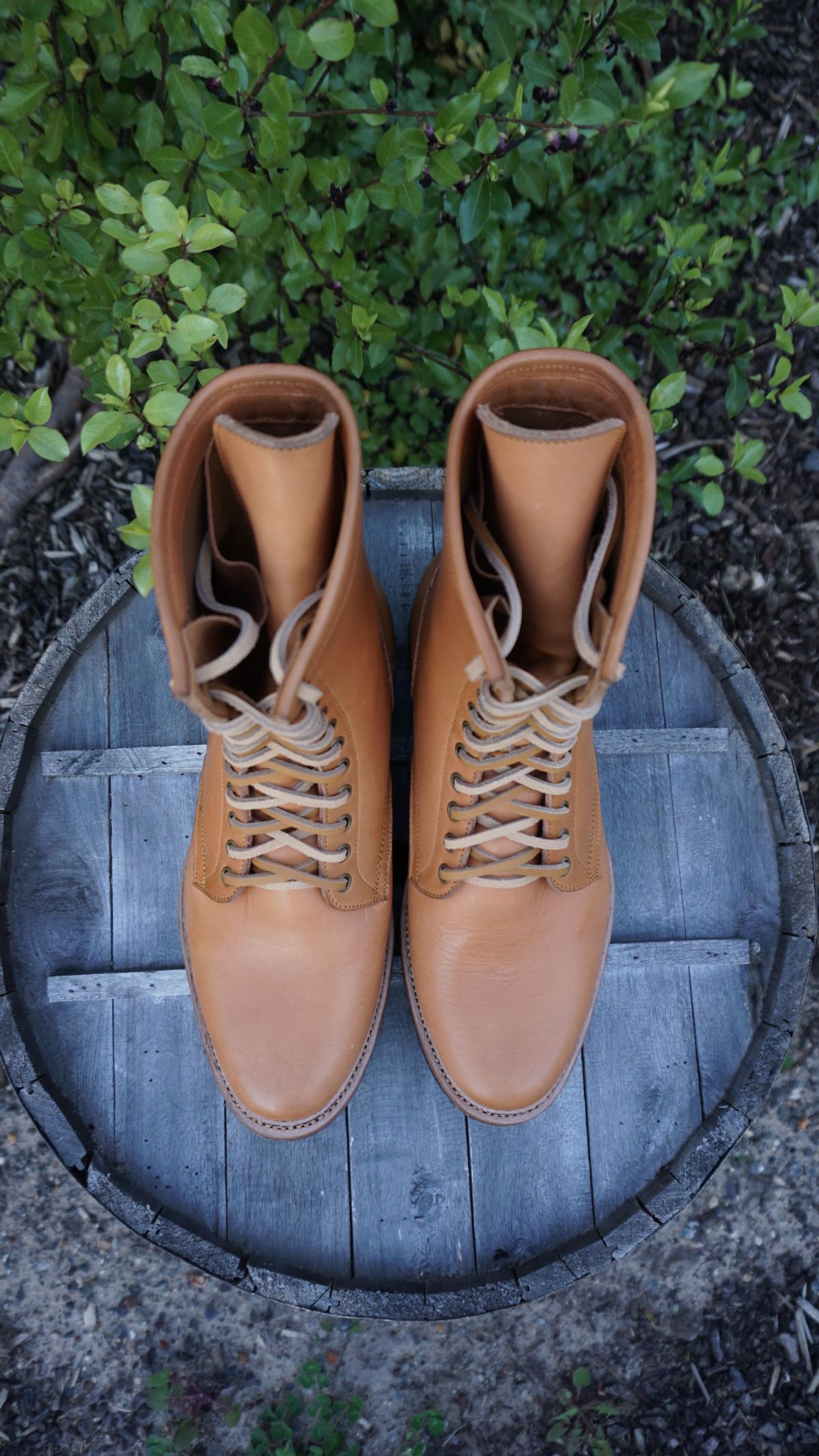 Photo by Worn.Soles on October 2, 2022 of the Tahura Captoelari 8 Inch in Tochigi Earth #2 Orange Beige.