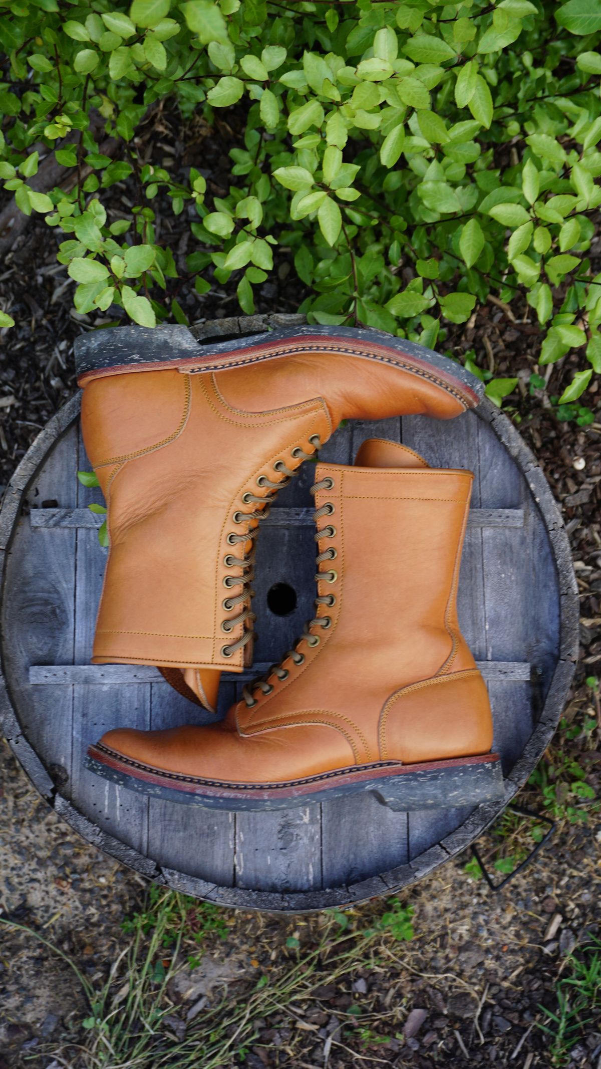Photo by Worn.Soles on November 5, 2022 of the Tahura Captoelari 8 Inch in Tochigi Earth #2 Orange Beige.