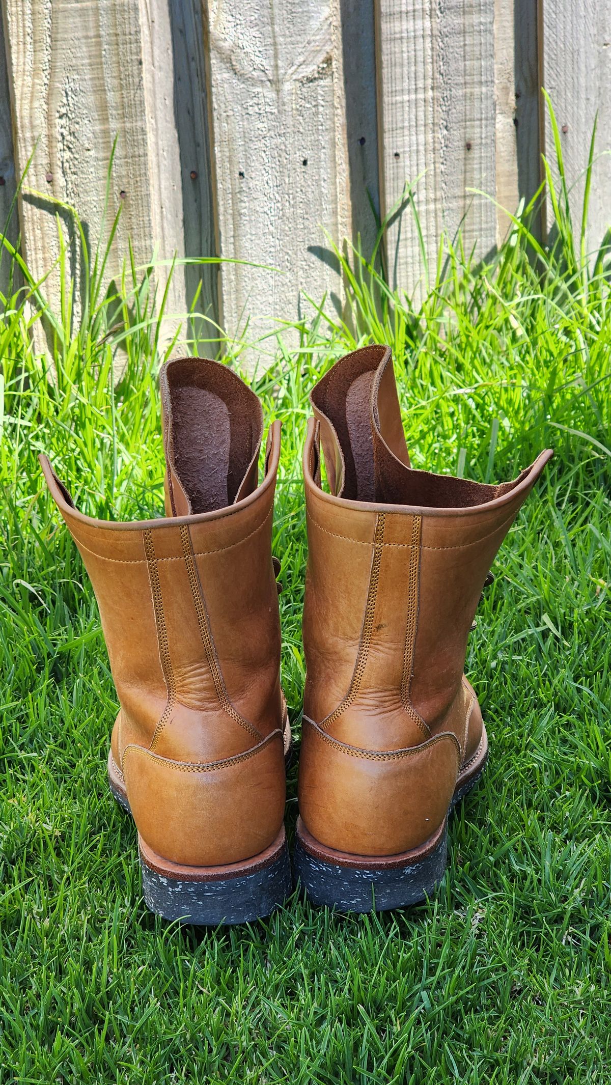 Photo by Worn.Soles on December 6, 2022 of the Tahura Captoelari 8 Inch in Tochigi Earth #2 Orange Beige.