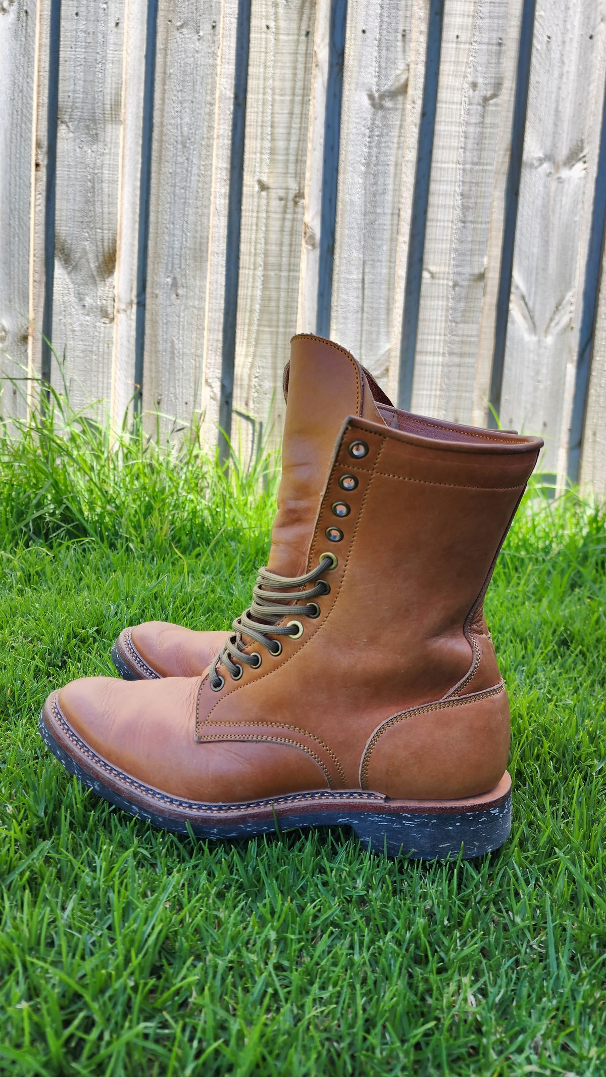 Photo by Worn.Soles on December 6, 2022 of the Tahura Captoelari 8 Inch in Tochigi Earth #2 Orange Beige.