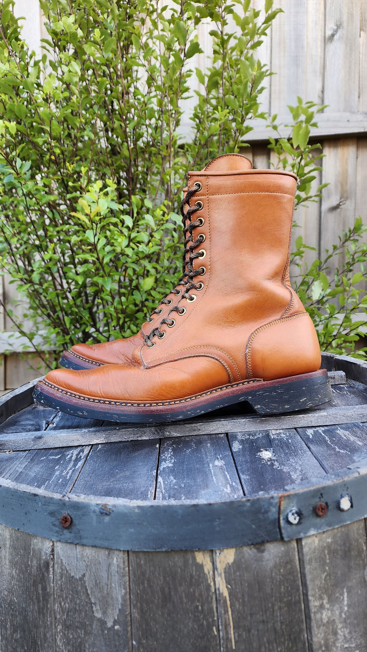 Photo by Worn.Soles on January 5, 2023 of the Tahura Captoelari 8 Inch in Tochigi Earth #2 Orange Beige.