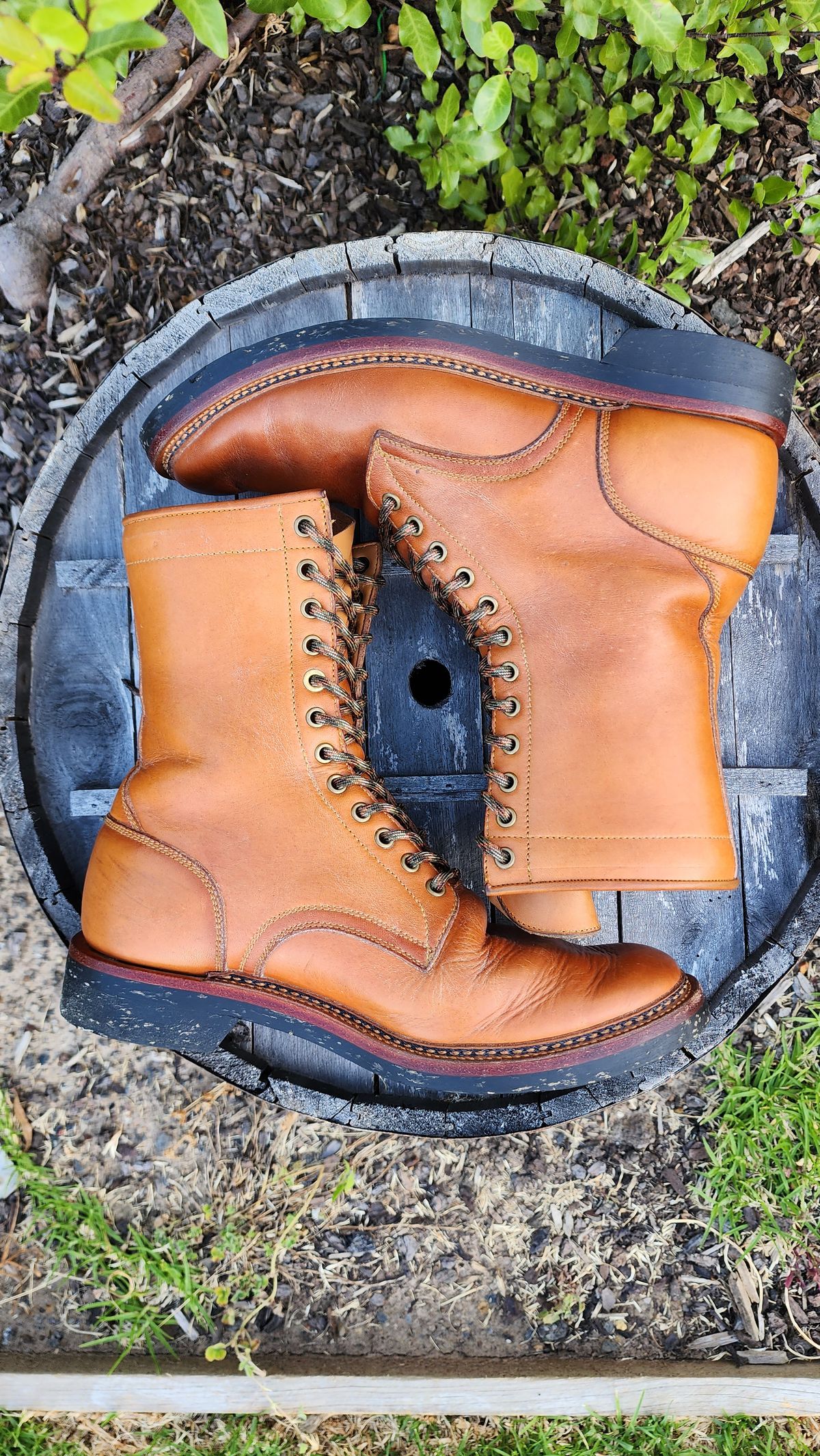Photo by Worn.Soles on January 5, 2023 of the Tahura Captoelari 8 Inch in Tochigi Earth #2 Orange Beige.
