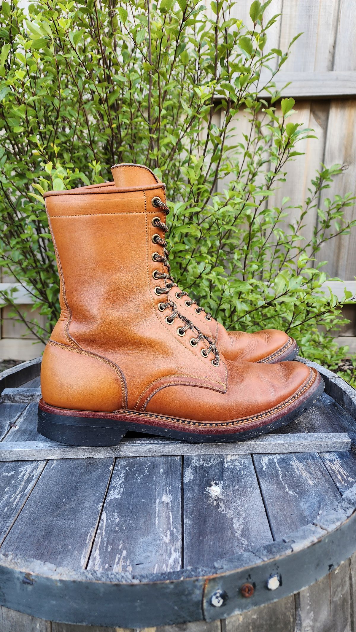 Photo by Worn.Soles on January 5, 2023 of the Tahura Captoelari 8 Inch in Tochigi Earth #2 Orange Beige.