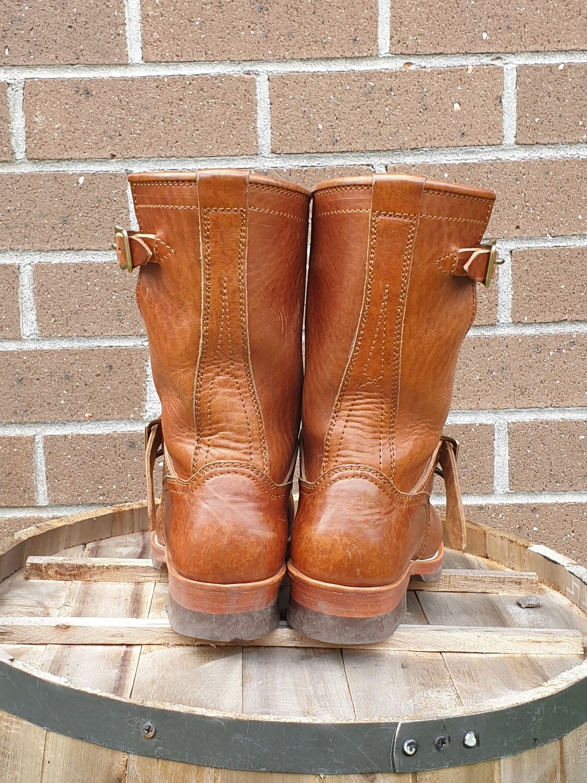 Photo by Worn.Soles on November 4, 2021 of the Benzein The Keeper 'Type 2' Engineer Boot in Shinki Brown Oiled Horsebutt.
