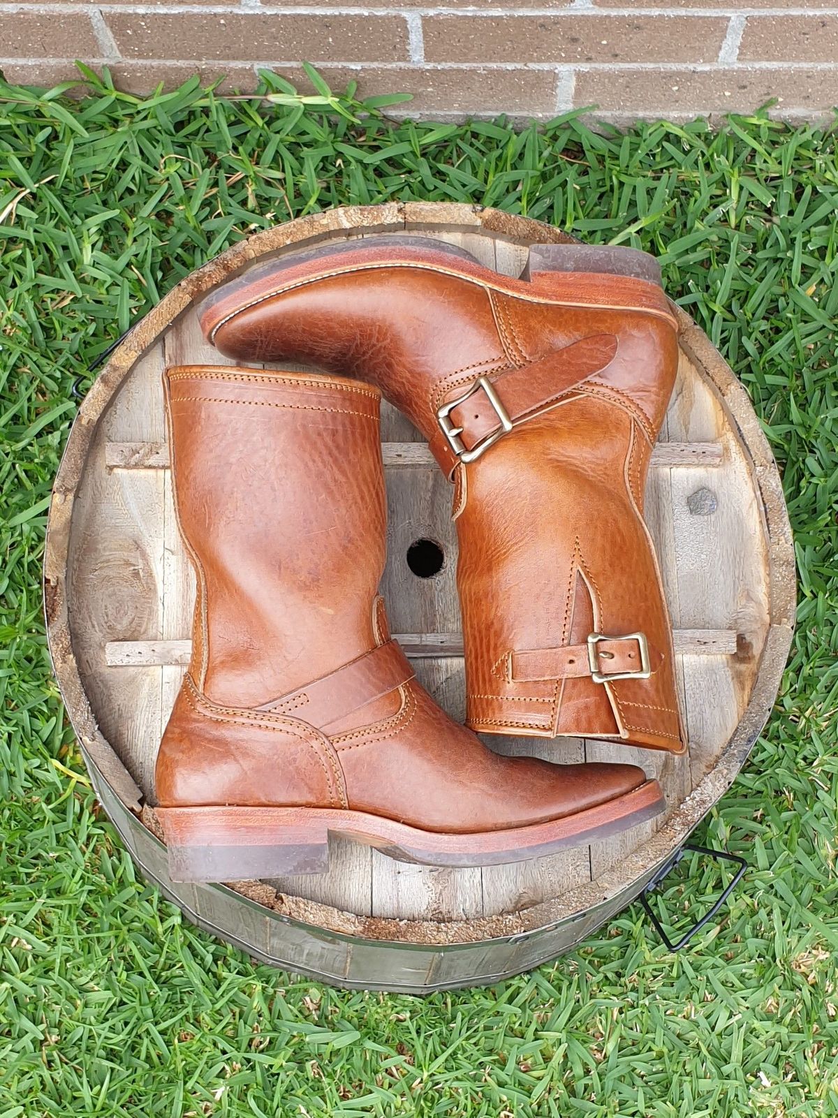 Photo by Worn.Soles on November 4, 2021 of the Benzein The Keeper 'Type 2' Engineer Boot in Shinki Brown Oiled Horsebutt.