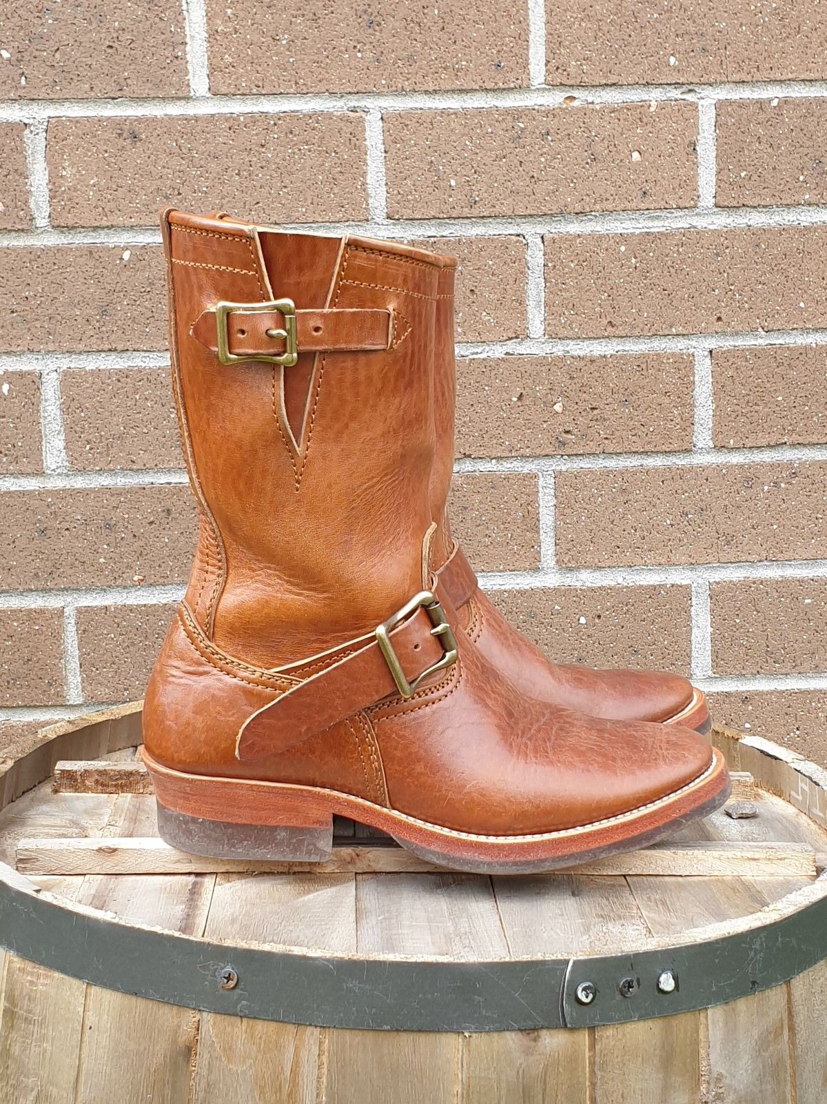 Photo by Worn.Soles on November 4, 2021 of the Benzein The Keeper 'Type 2' Engineer Boot in Shinki Brown Oiled Horsebutt.