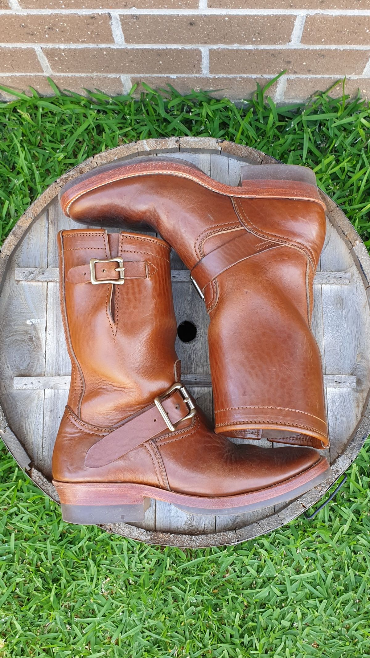Photo by Worn.Soles on December 2, 2021 of the Benzein The Keeper 'Type 2' Engineer Boot in Shinki Brown Oiled Horsebutt.