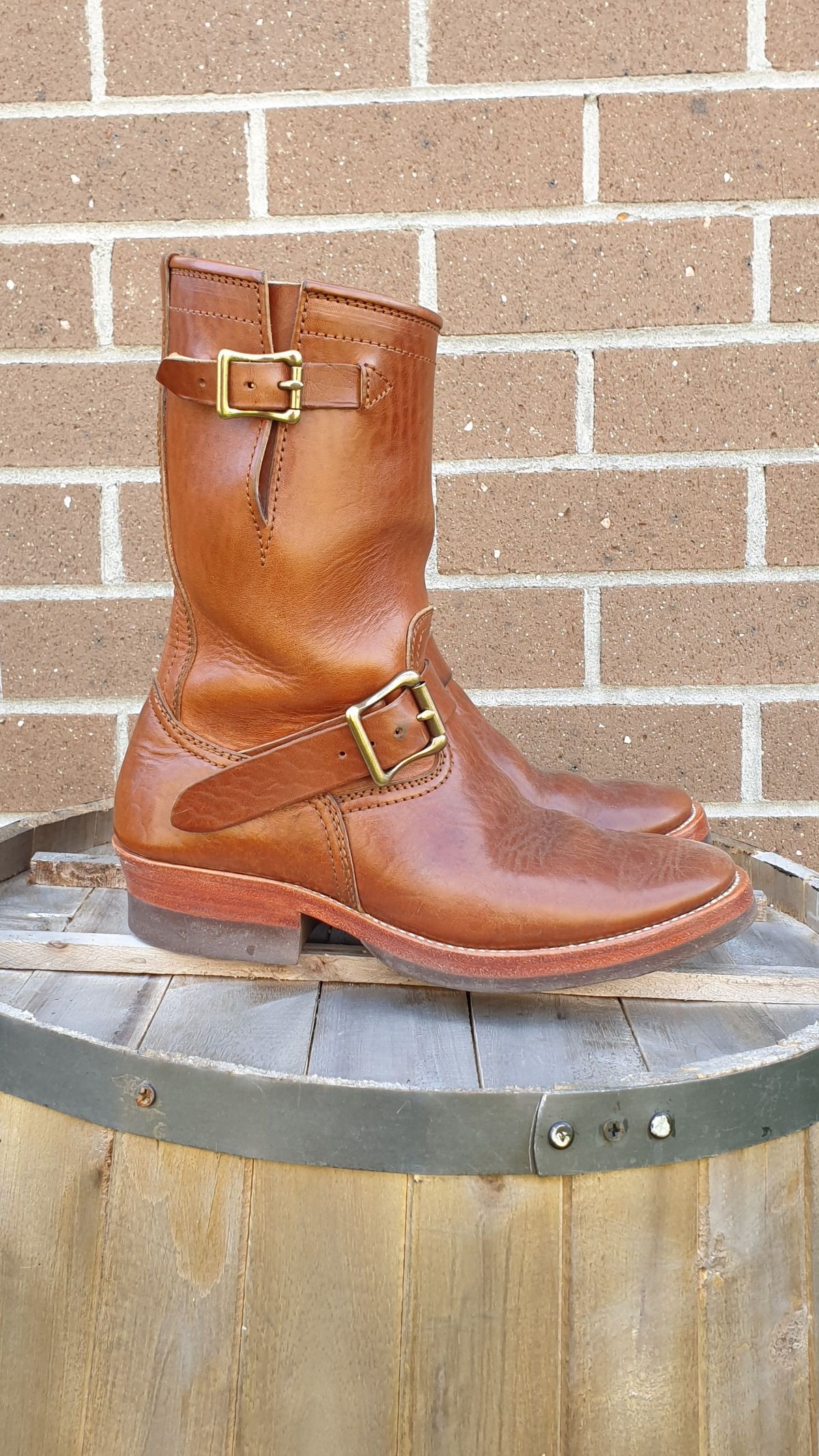 Photo by Worn.Soles on December 2, 2021 of the Benzein The Keeper 'Type 2' Engineer Boot in Shinki Brown Oiled Horsebutt.