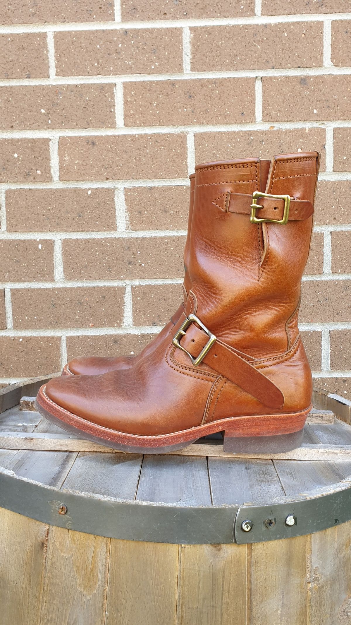 Photo by Worn.Soles on December 2, 2021 of the Benzein The Keeper 'Type 2' Engineer Boot in Shinki Brown Oiled Horsebutt.