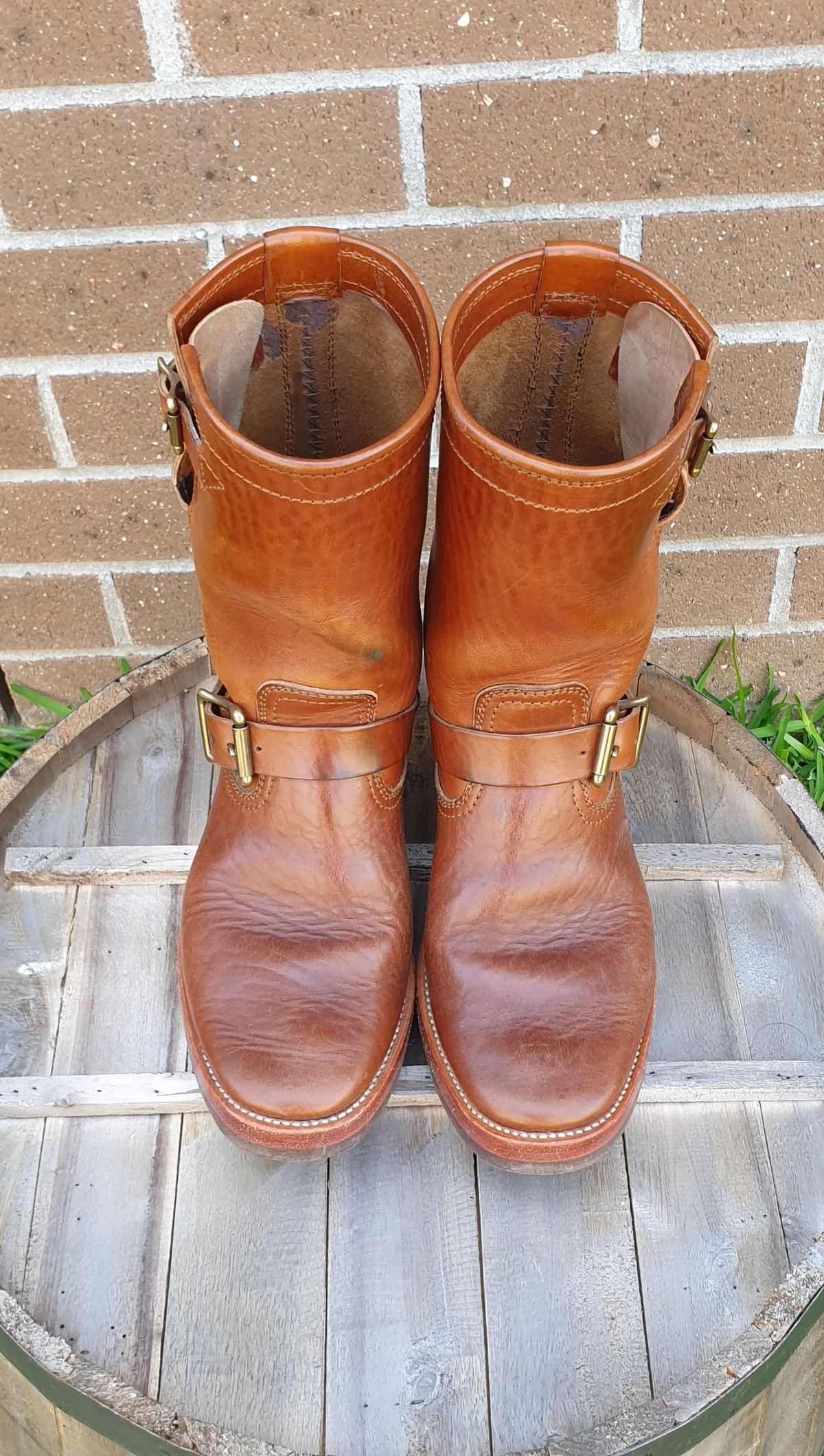 Photo by Worn.Soles on December 2, 2021 of the Benzein The Keeper 'Type 2' Engineer Boot in Shinki Brown Oiled Horsebutt.