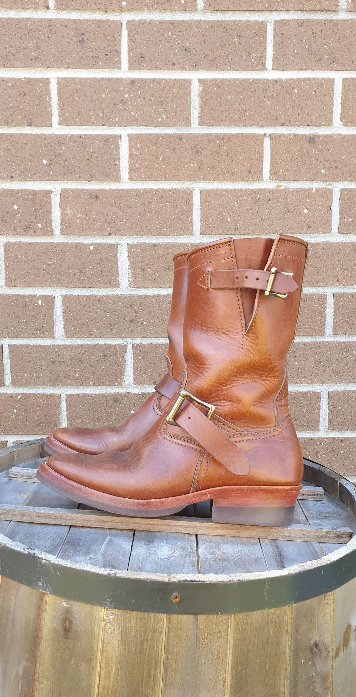 Photo by Worn.Soles on January 4, 2022 of the Benzein The Keeper 'Type 2' Engineer Boot in Shinki Brown Oiled Horsebutt.