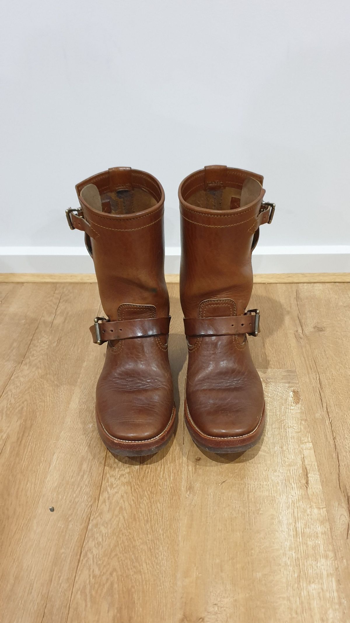 Photo by Worn.Soles on February 5, 2022 of the Benzein The Keeper 'Type 2' Engineer Boot in Shinki Brown Oiled Horsebutt.