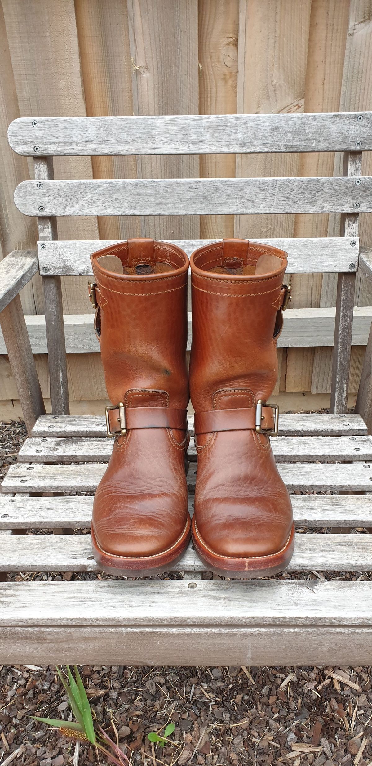 Photo by Worn.Soles on April 5, 2022 of the Benzein The Keeper 'Type 2' Engineer Boot in Shinki Brown Oiled Horsebutt.