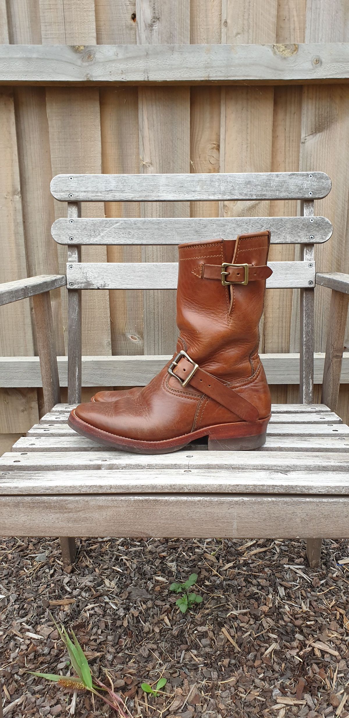 Photo by Worn.Soles on April 5, 2022 of the Benzein The Keeper 'Type 2' Engineer Boot in Shinki Brown Oiled Horsebutt.