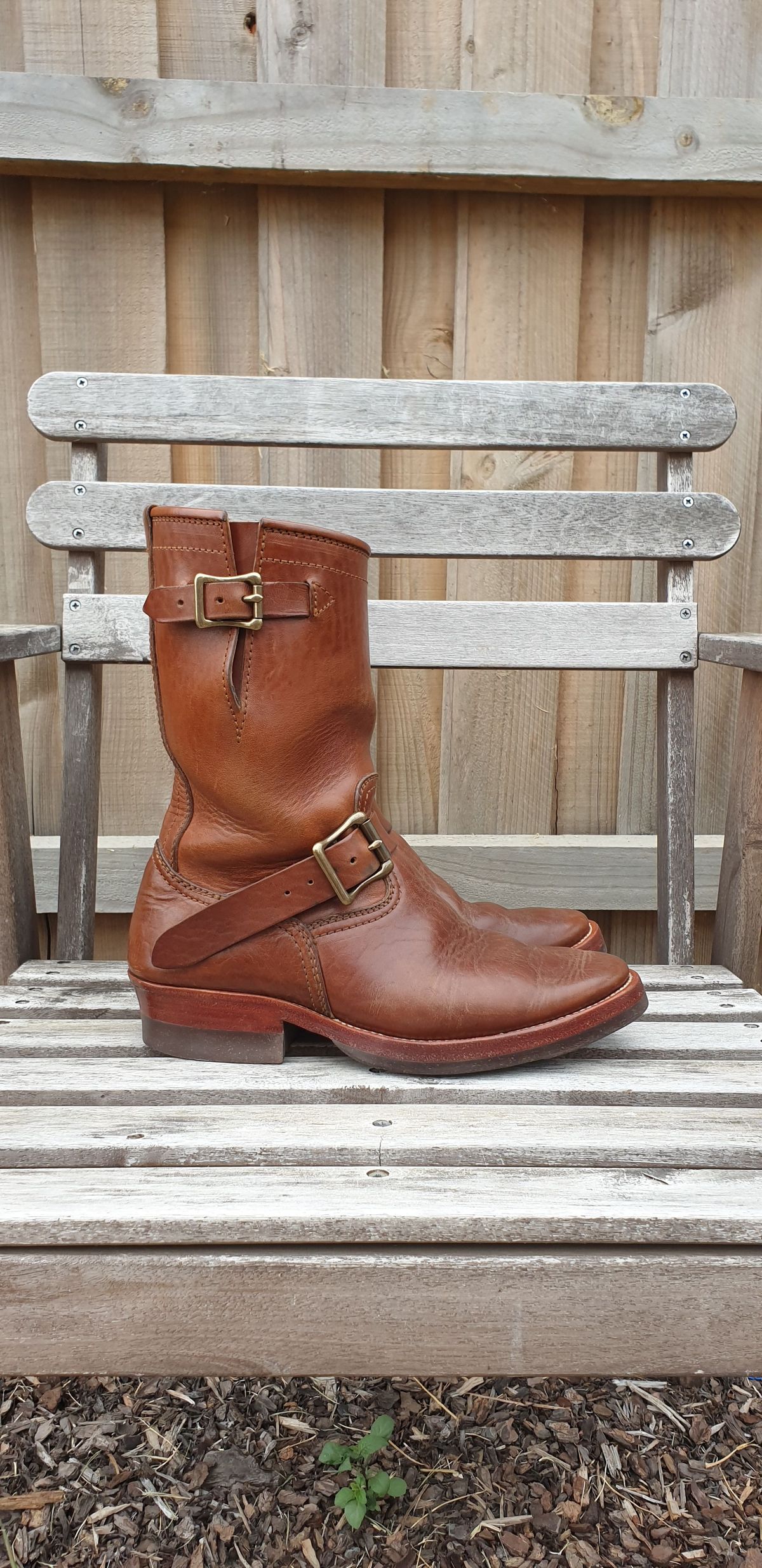 Photo by Worn.Soles on April 5, 2022 of the Benzein The Keeper 'Type 2' Engineer Boot in Shinki Brown Oiled Horsebutt.