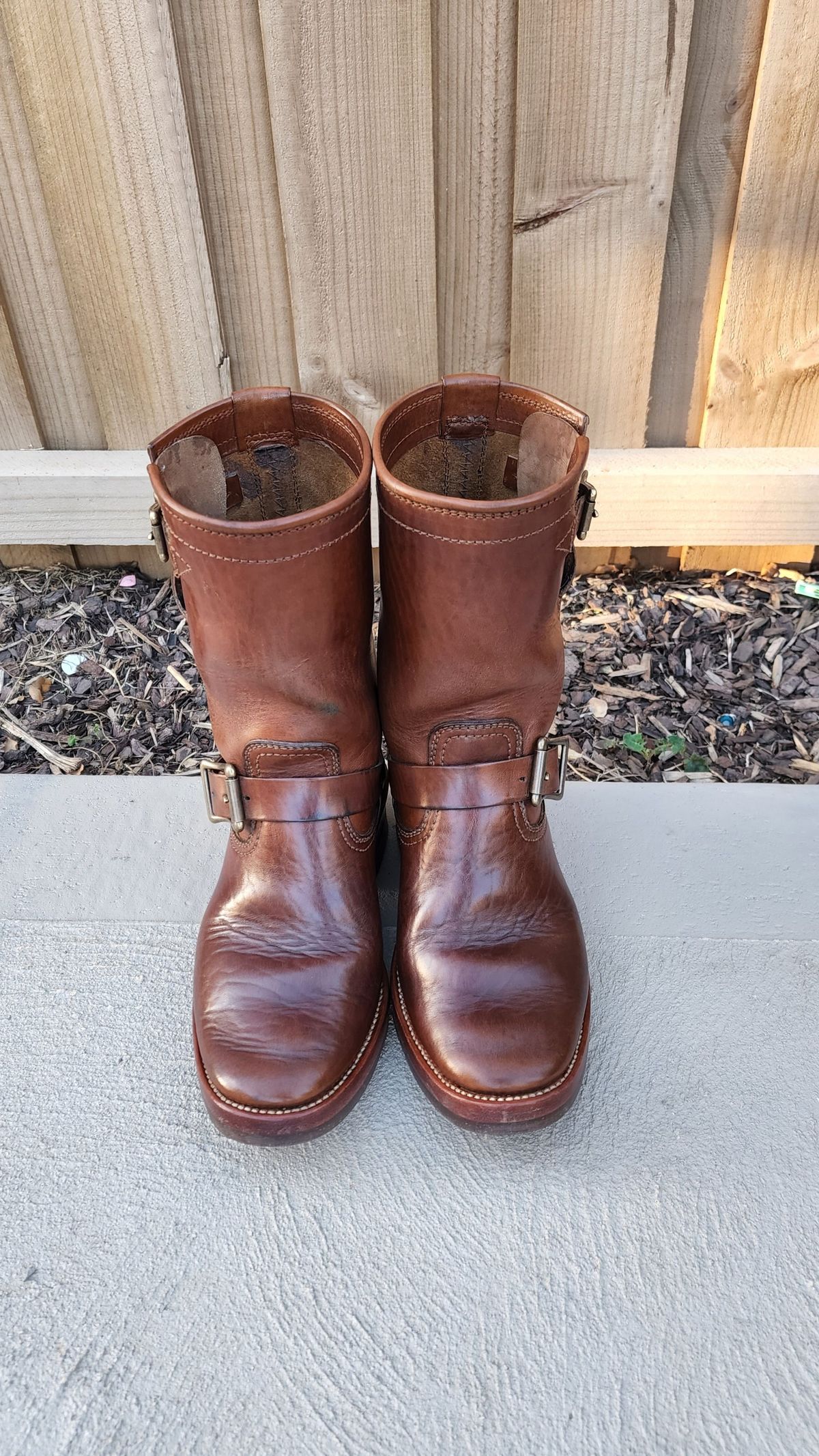 Photo by Worn.Soles on May 6, 2022 of the Benzein The Keeper 'Type 2' Engineer Boot in Shinki Brown Oiled Horsebutt.