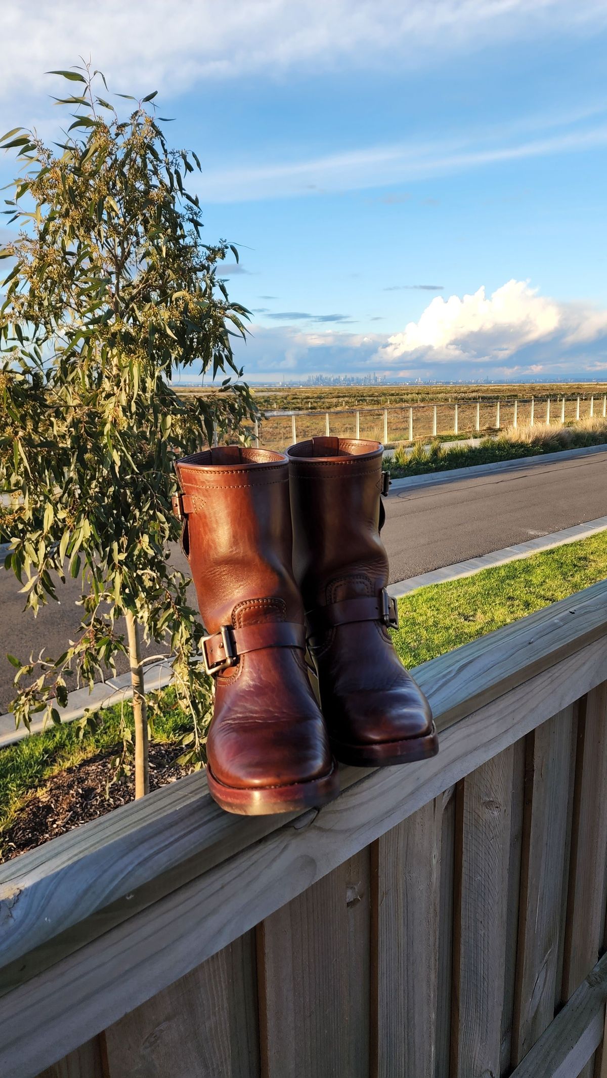 Photo by Worn.Soles on May 6, 2022 of the Benzein The Keeper 'Type 2' Engineer Boot in Shinki Brown Oiled Horsebutt.