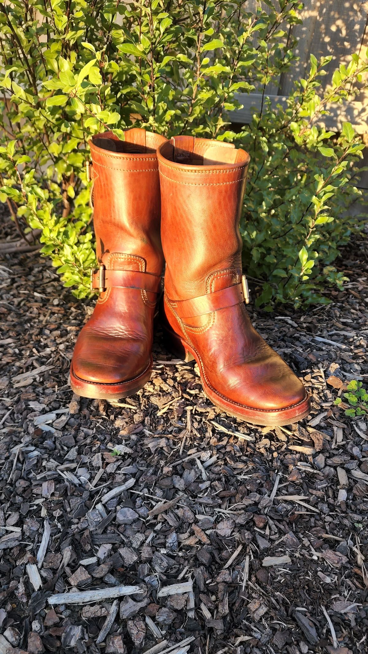 Photo by Worn.Soles on May 6, 2022 of the Benzein The Keeper 'Type 2' Engineer Boot in Shinki Brown Oiled Horsebutt.