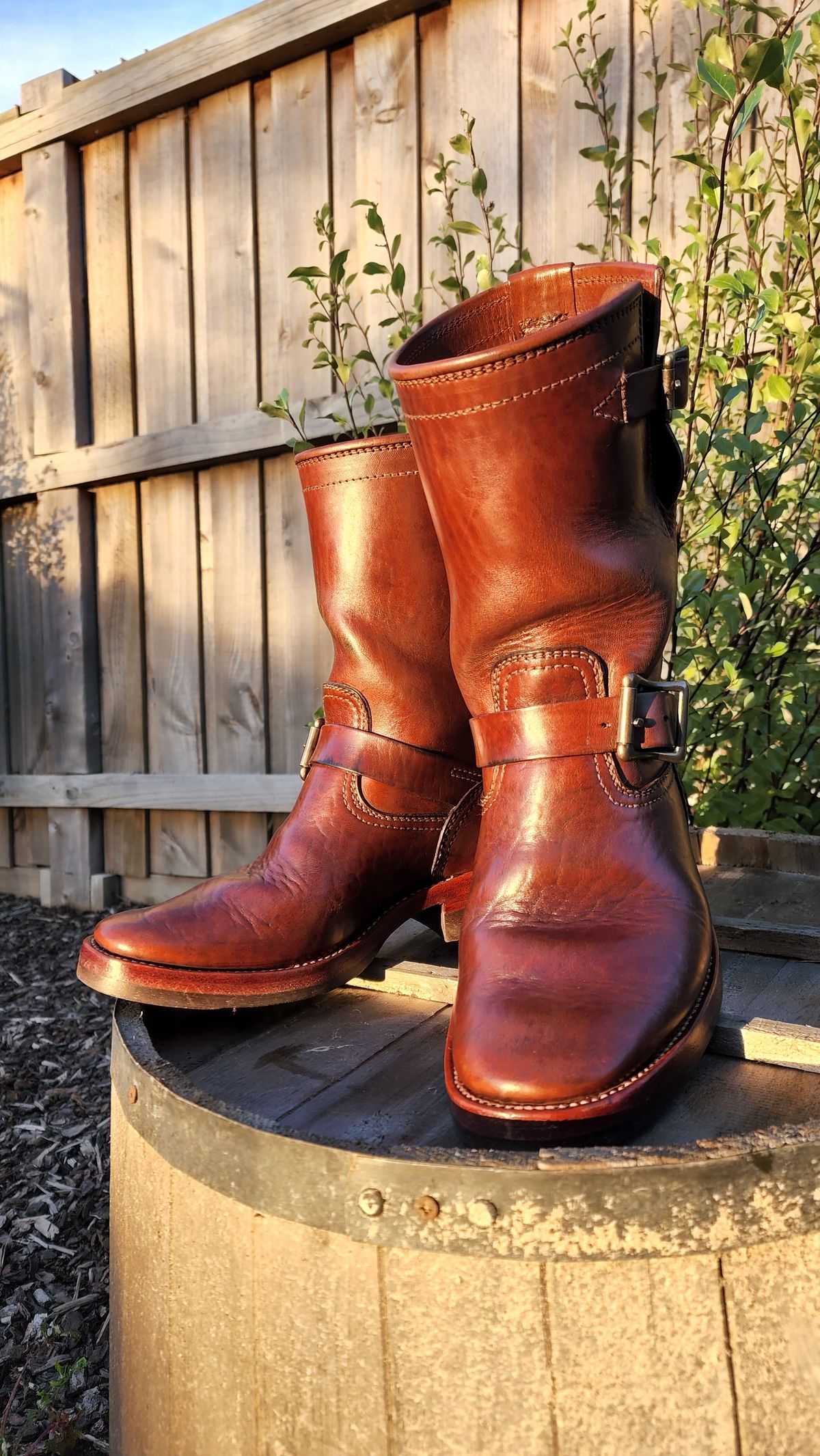 Photo by Worn.Soles on May 6, 2022 of the Benzein The Keeper 'Type 2' Engineer Boot in Shinki Brown Oiled Horsebutt.