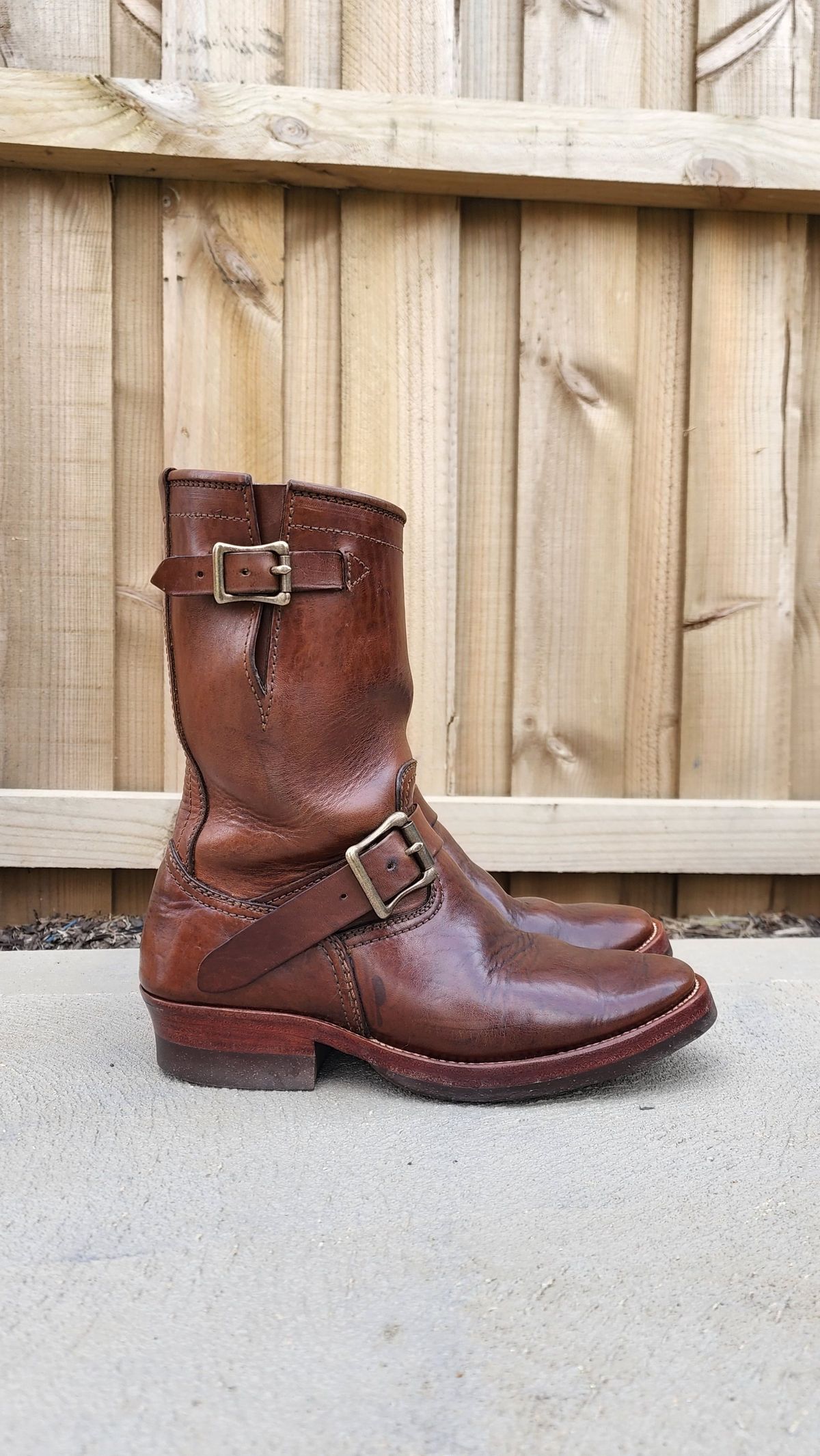 Photo by Worn.Soles on May 6, 2022 of the Benzein The Keeper 'Type 2' Engineer Boot in Shinki Brown Oiled Horsebutt.