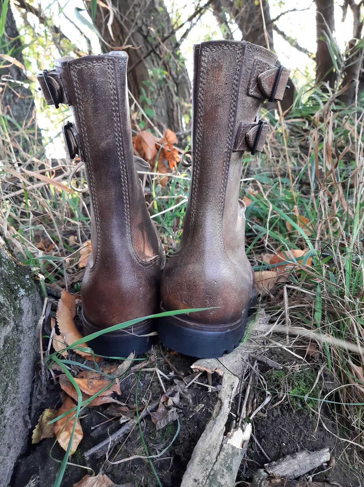 Photo by Niko on October 2, 2023 of the Unknown Maker French M47/US M43 Copy in Unknown Natural Veg Tan.