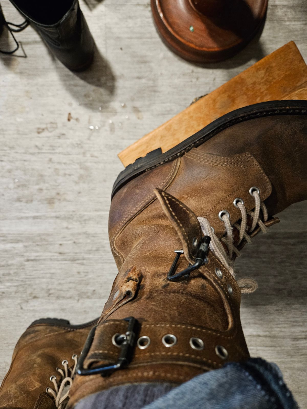 Photo by Niko on February 5, 2024 of the Unknown Maker French M47/US M43 Copy in Unknown Natural Veg Tan.