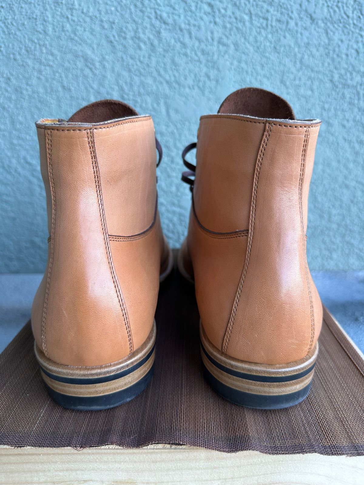 Photo by gv7 on December 4, 2022 of the Iron Boots x Østmo Type 1 in Maryam Natural Horsehide.